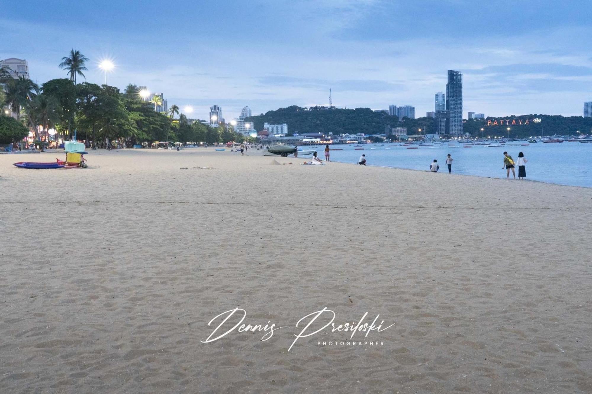 Luxury Edge Seaview Pattaya